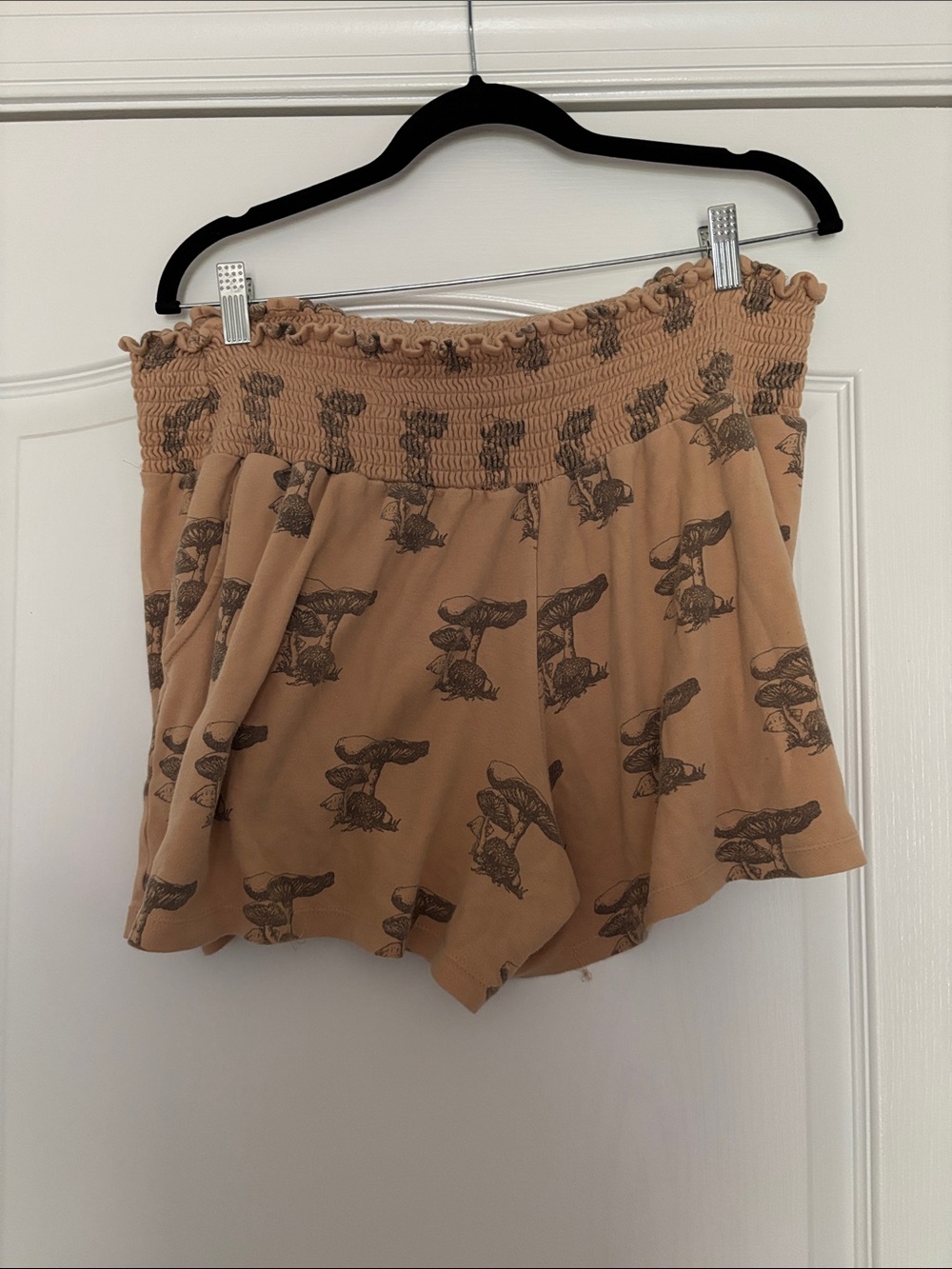 kate quinn Tan Smocked-Waist Printed Women's Shorts